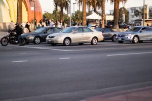 Sherman Oaks, CA - Motorcyclist Hurt in I-405 Fwy Crash at US-101