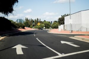 Los Angeles, CA - Car Crash with Injuries Reported on E 76th St