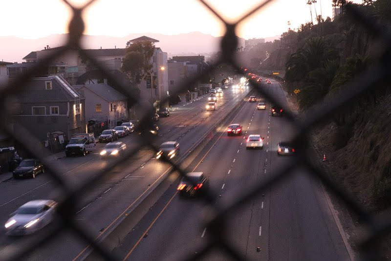 Los Angeles, Injuries Follow Auto Wreck Reported on Tujunga Ave